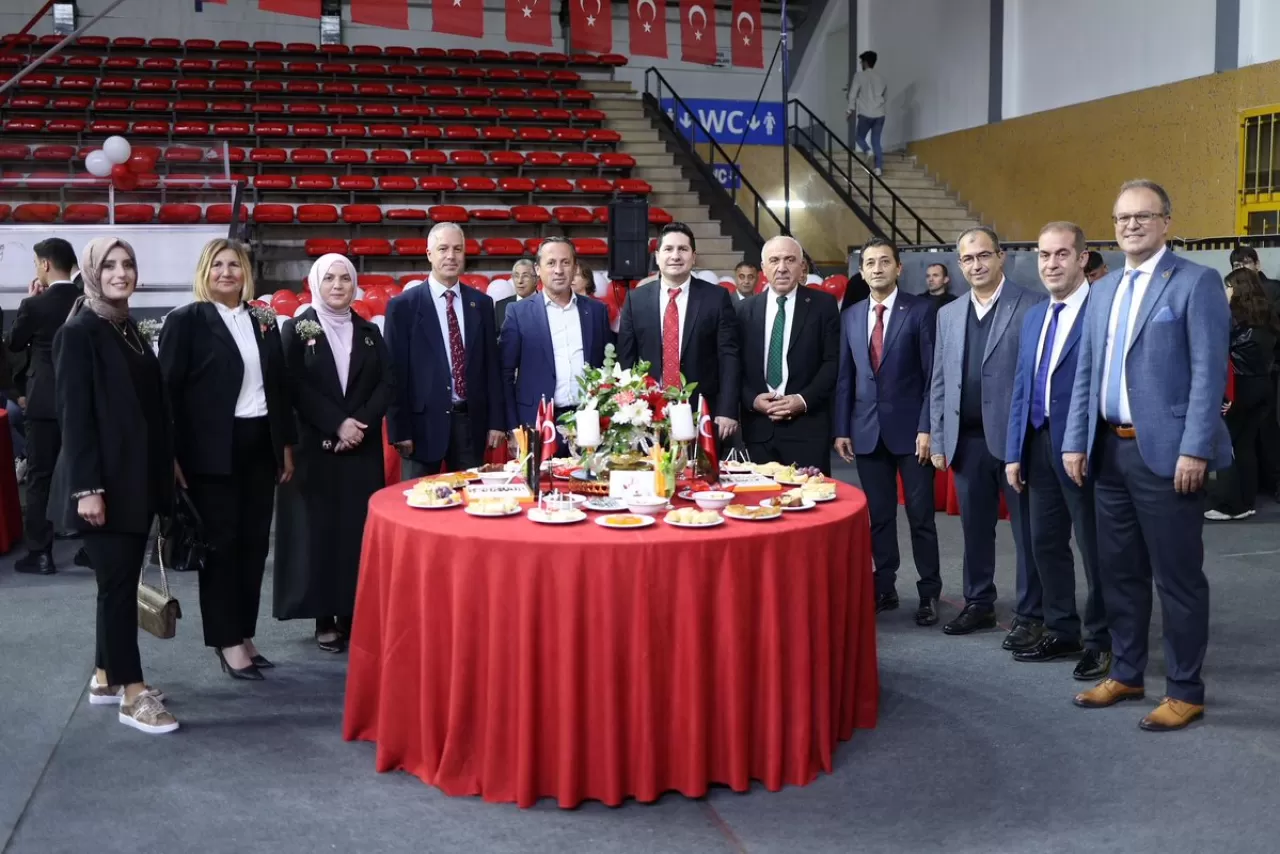 Sakarya'da 29 Ekim Cumhuriyet Bayramı'nın 102. Yıl Dönümü Coşkuyla Kutlandı