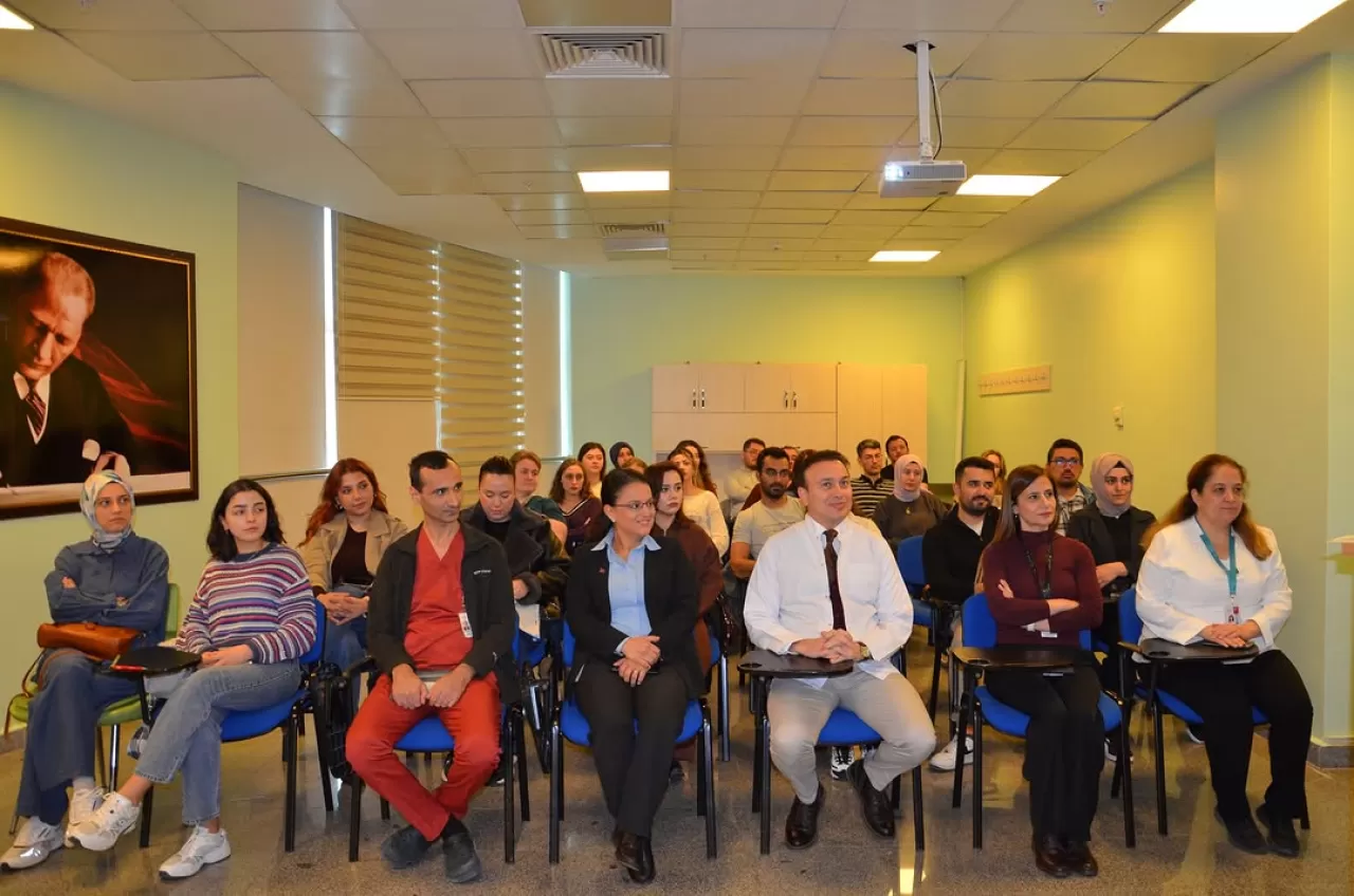 Balıkesir Atatürk Şehir Hastanesi'nde Yoğun Bakım Hemşireliği Eğitimi Başladı