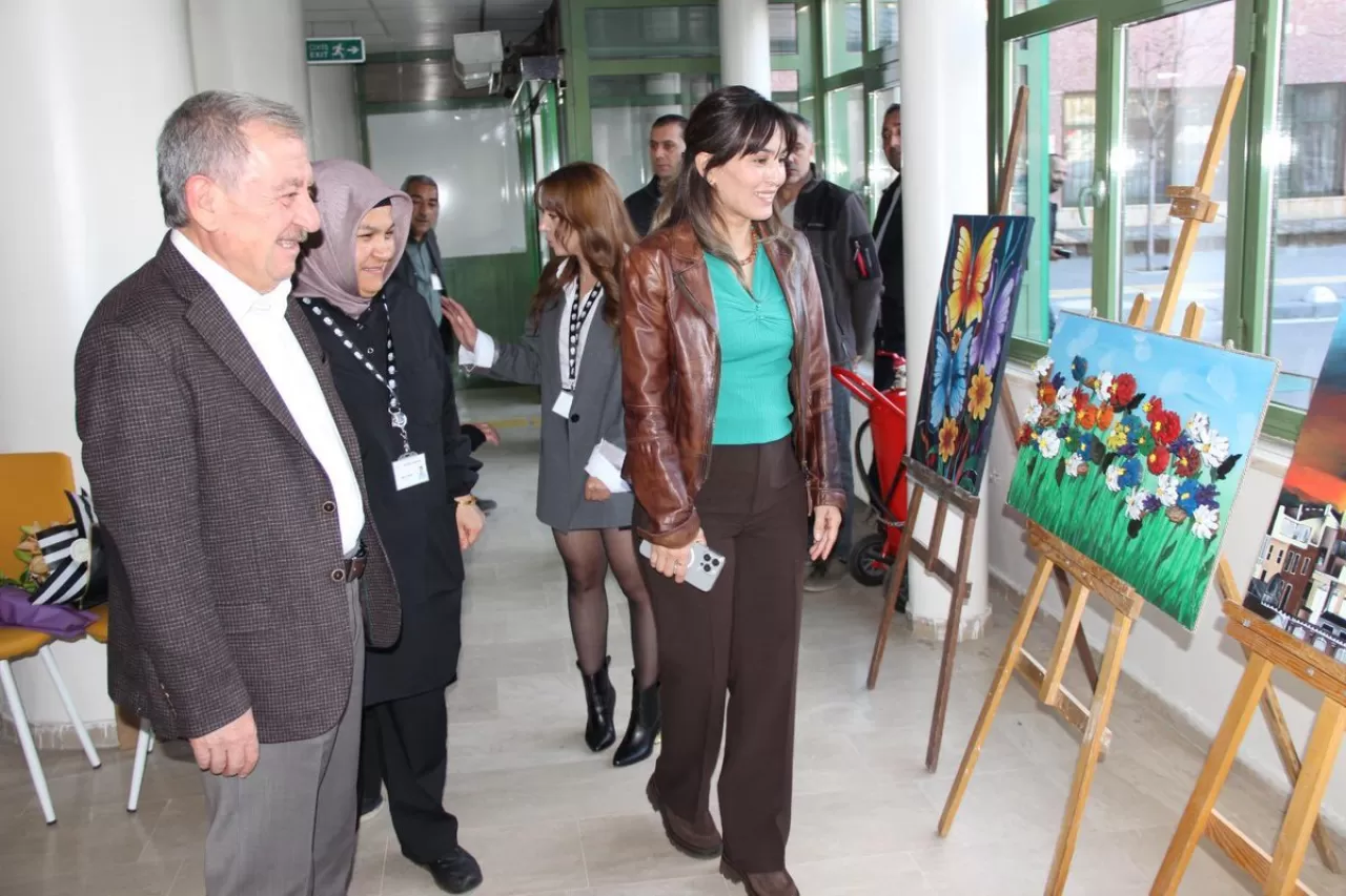 Sivas'ta Bağımlılık Tedavisinde Sanatın İyileştirici Gücü Sergilendi