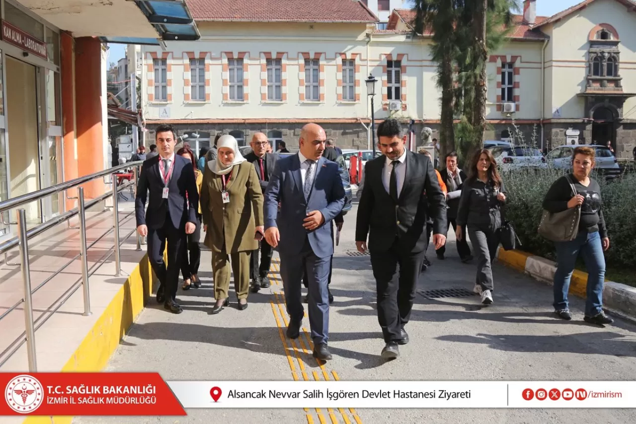 İzmir İl Sağlık Müdürü Alsancak Nevvar Salih İşgören Devlet Hastanesi'nde İncelemelerde Bulundu