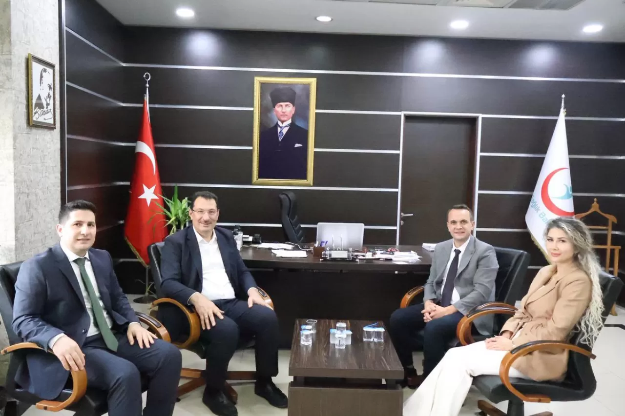 AK Partili Yavuz, Sakarya Üniversitesi Hastanesi'nde Başhekim Güneysu'yu Ziyaret Etti