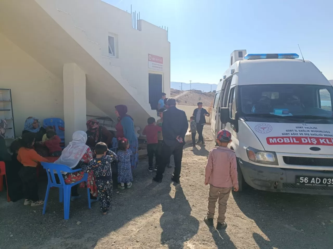 Siirt'te Sütlüce Köyü'ne Mobil Diş Kliniği Hizmeti