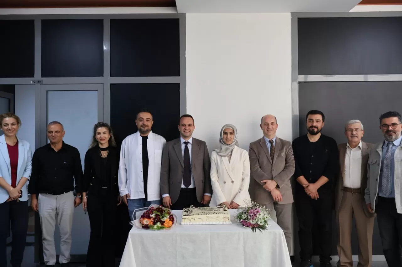 Dr. Zeyneb Bıyık, Sakarya Üniversitesi Eğitim ve Araştırma Hastanesi'nde Uzmanlık Eğitimini Tamamladı