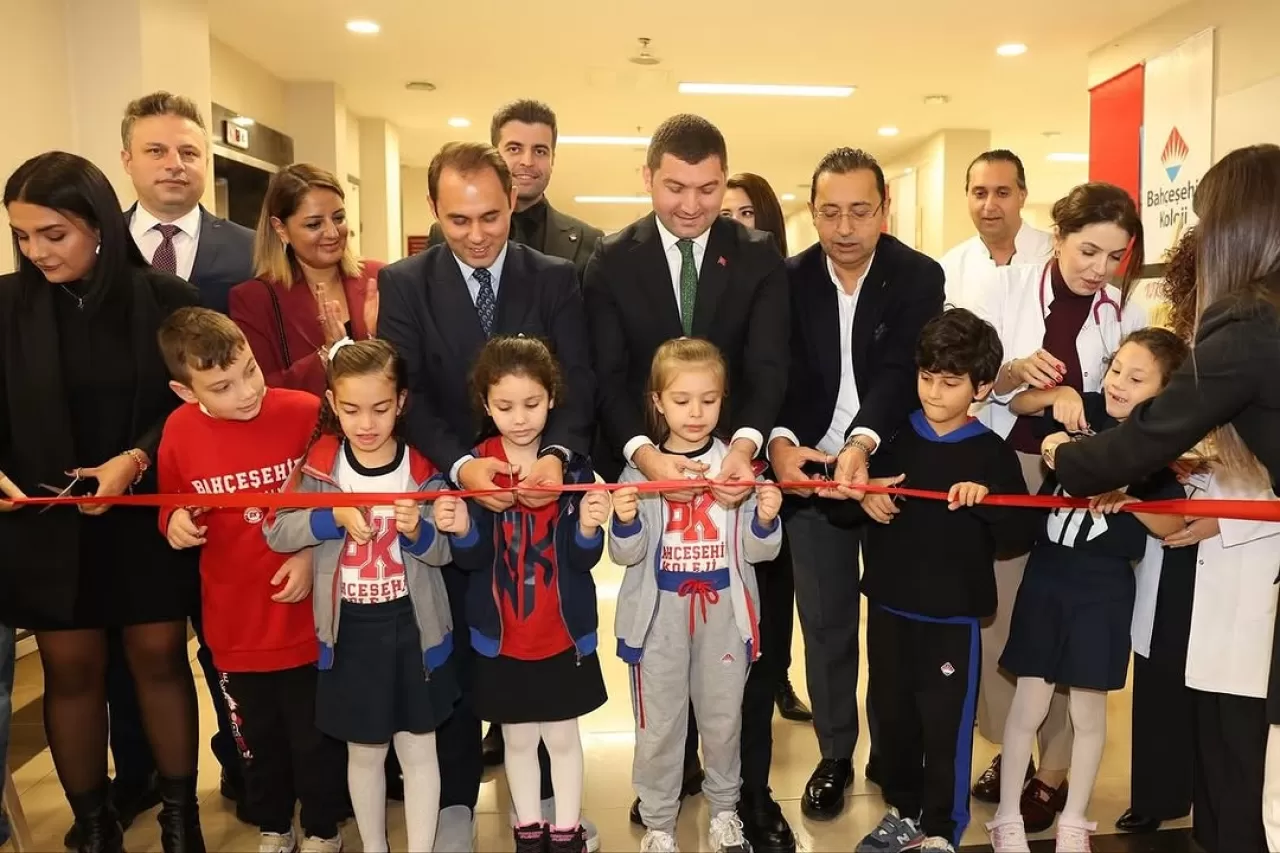 Medical Park Ordu Hastanesi'nde 10 Kasım'da Atatürk ve Cumhuriyet Temalı Resim Sergisi Açıldı