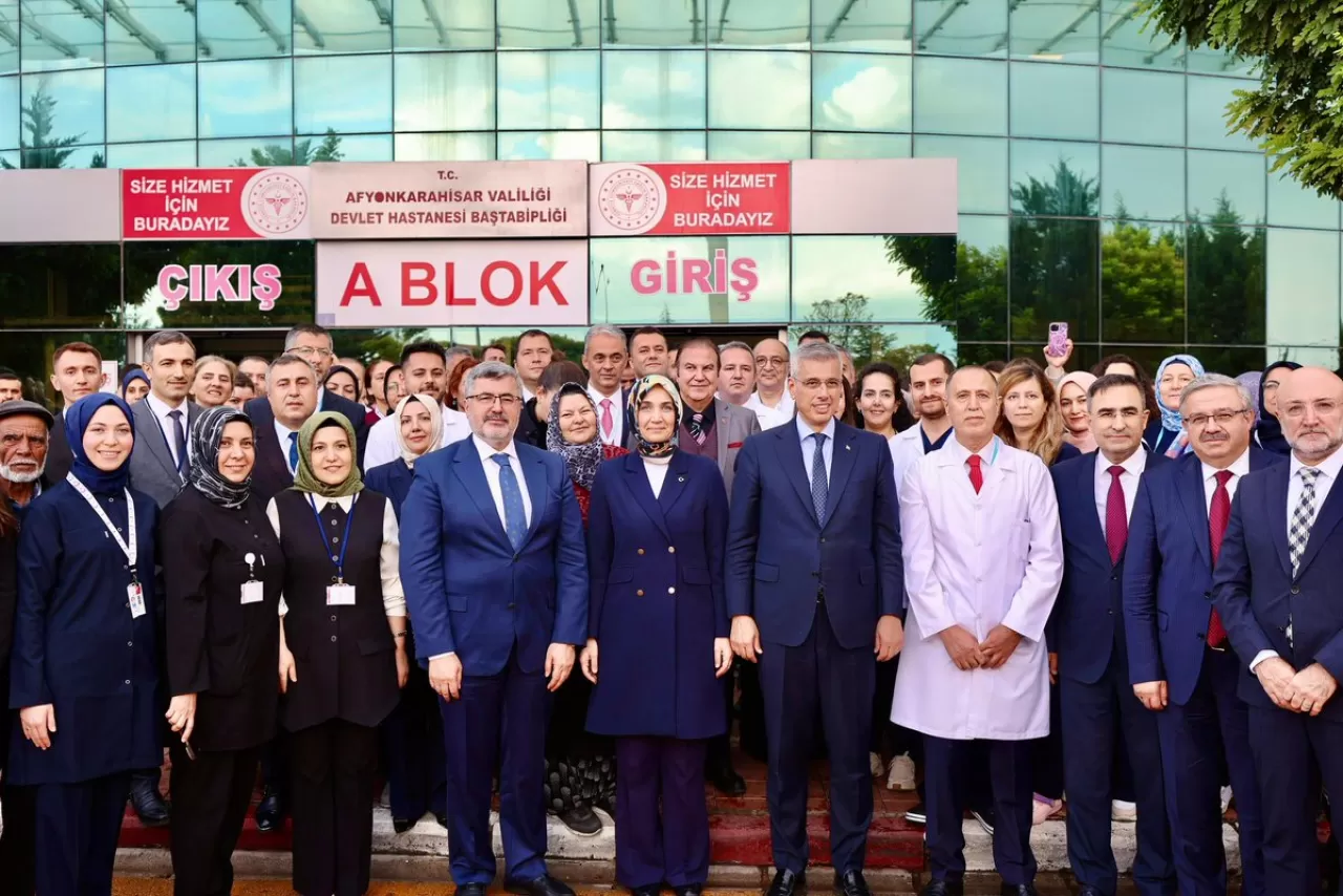 Sağlık Bakanı Prof. Dr. Kemal Memişoğlu, Afyonkarahisar Devlet Hastanesi'nde 