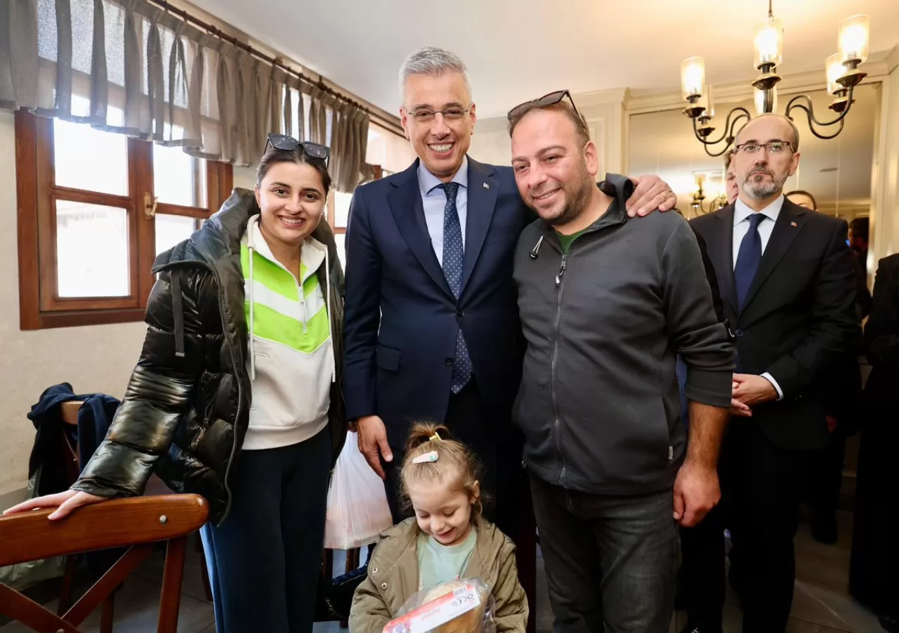 Prof. Dr. Kemal Memişoğlu'ndan Minik Ziyaretçilere Sürpriz