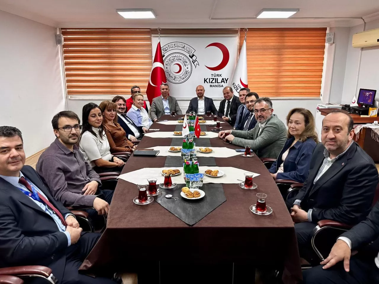 Manisa İl Sağlık Müdürlüğü ve Türk Kızılayı'ndan İş Birliği Ziyareti