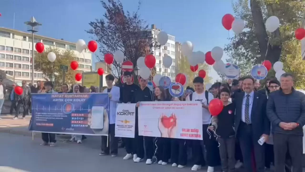 Eskişehir'de Organ Bağışı Farkındalığı İçin Yürüyüş Düzenlendi