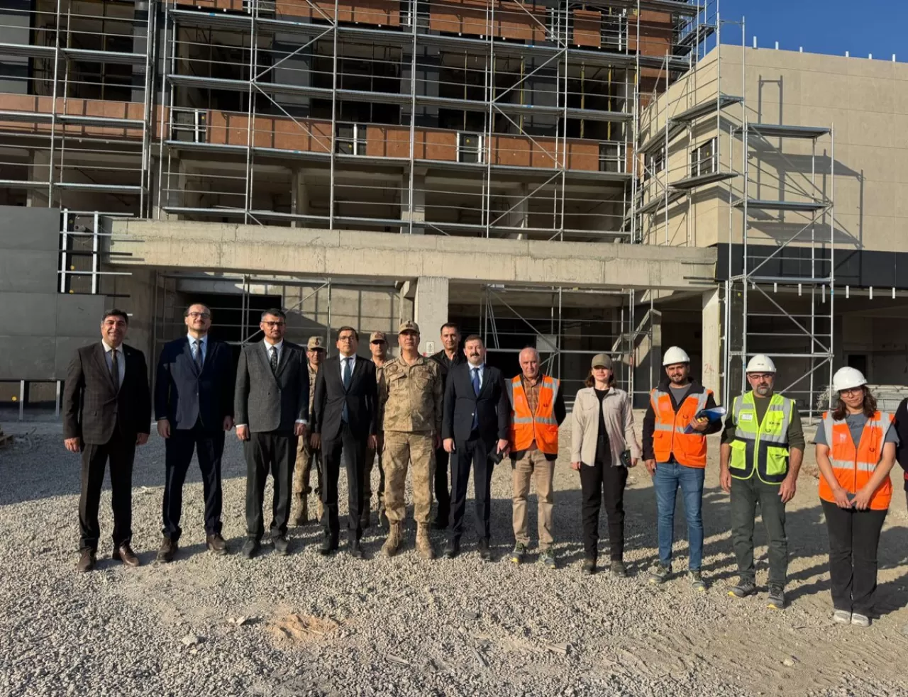 Siirt'e 400 Yataklı Modern Eğitim ve Araştırma Hastanesi Yükseliyor