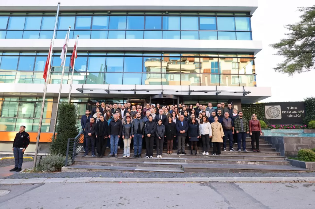 10 Kasım'da TEB Çalışanları Atatürk'ü Andı