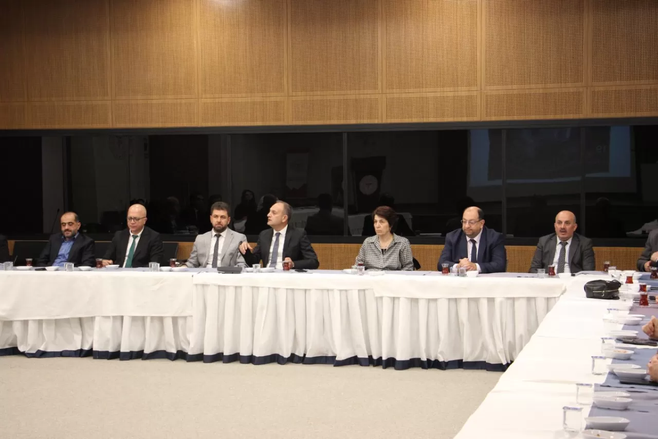 Elazığ'da Şehir Hastanesi'nde Değerlendirme Toplantısı Yapıldı