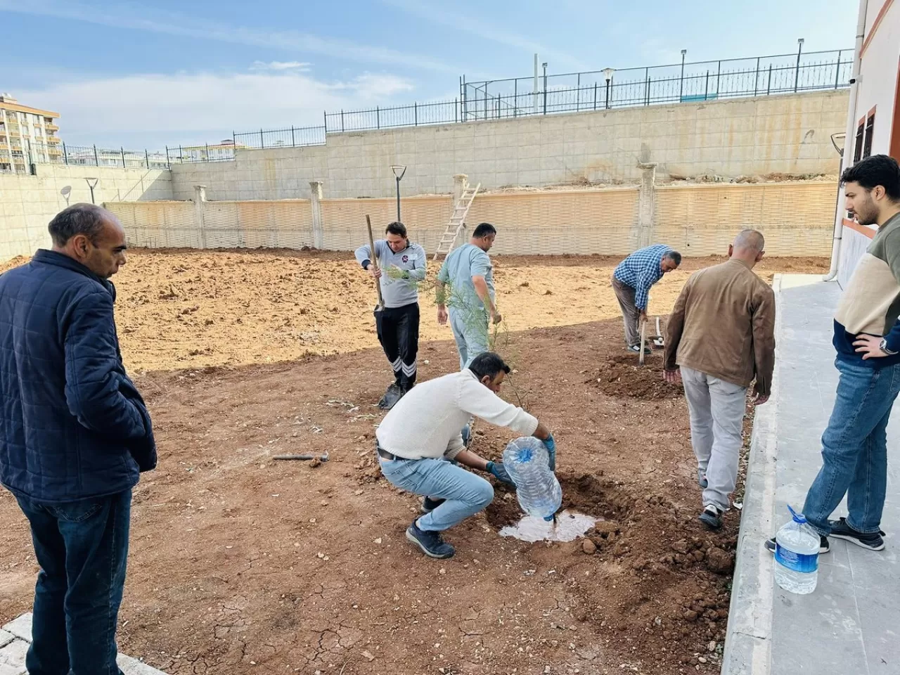 Siirt'te Ruh Sağlığı Merkezinden Anlamlı Fidan Dikim Etkinliği