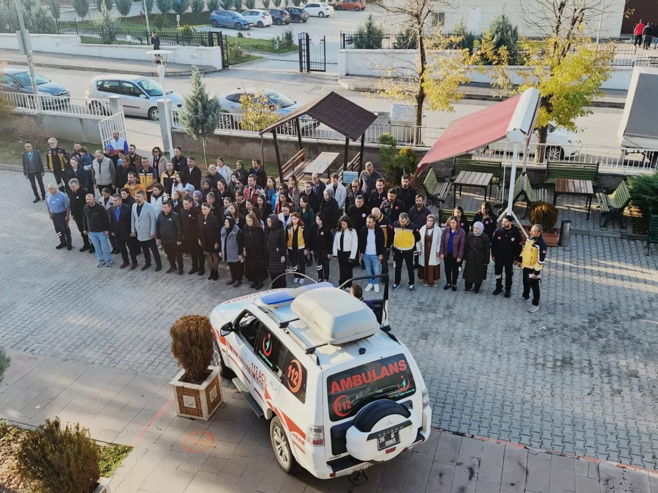 Eskişehir'de Sağlık Çalışanlarından 10 Kasım'da Anlamlı Saygı Duruşu