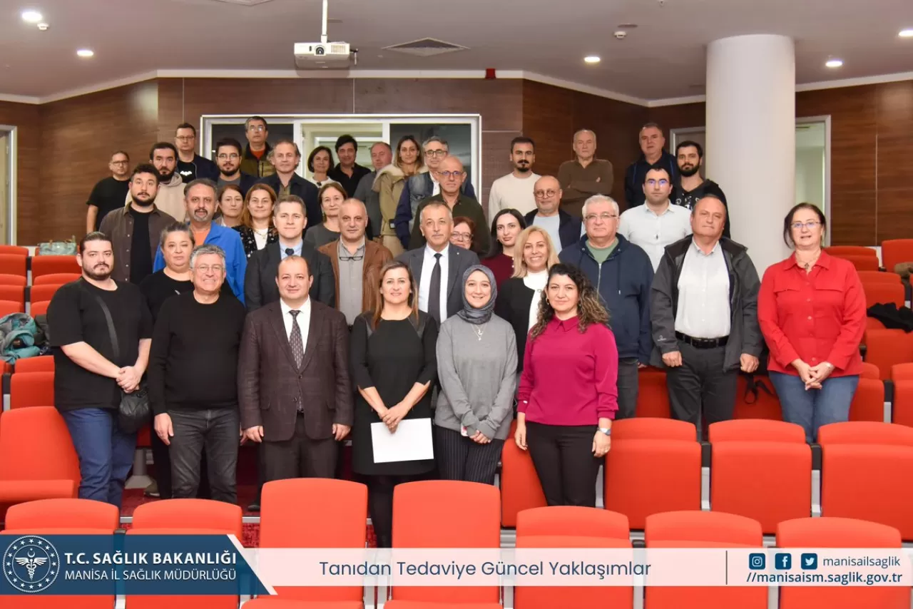 Manisa'da Aile Hekimlerine Diyabet Eğitimi Verildi