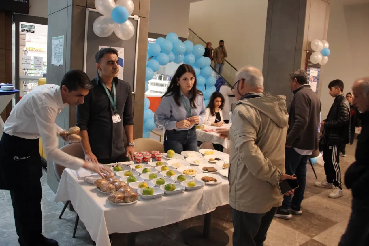 Elazığ Fethi Sekin Şehir Hastanesi'nde Dünya Diyabet Günü'ne Özel Farkındalık Etkinliği