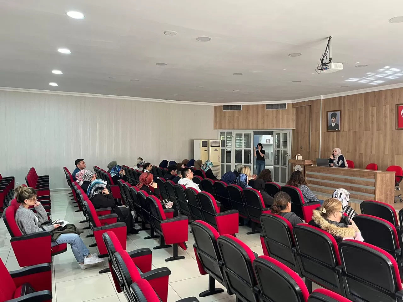 Erzincan'da Öğretmenlere Yönelik Ruh Sağlığı Eğitim Programı Düzenlendi