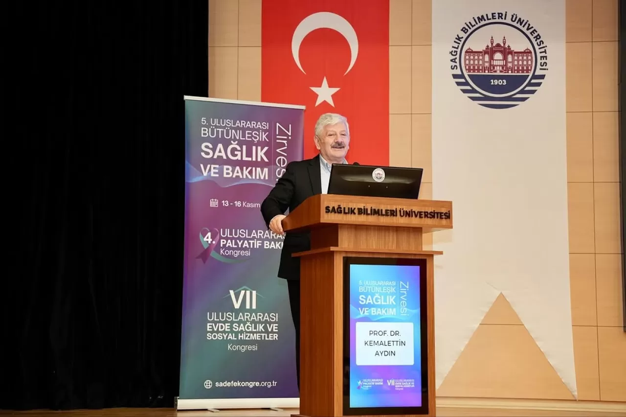 Sağlık Bilimleri Üniversitesi'nden Bütünleşik Sağlık Zirvesi'ne Katılım
