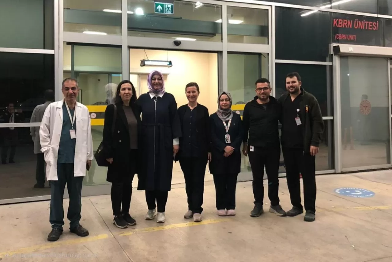 Kocaeli'de Gece Nöbetindeki Sağlık Çalışanlarına Moral Ziyareti