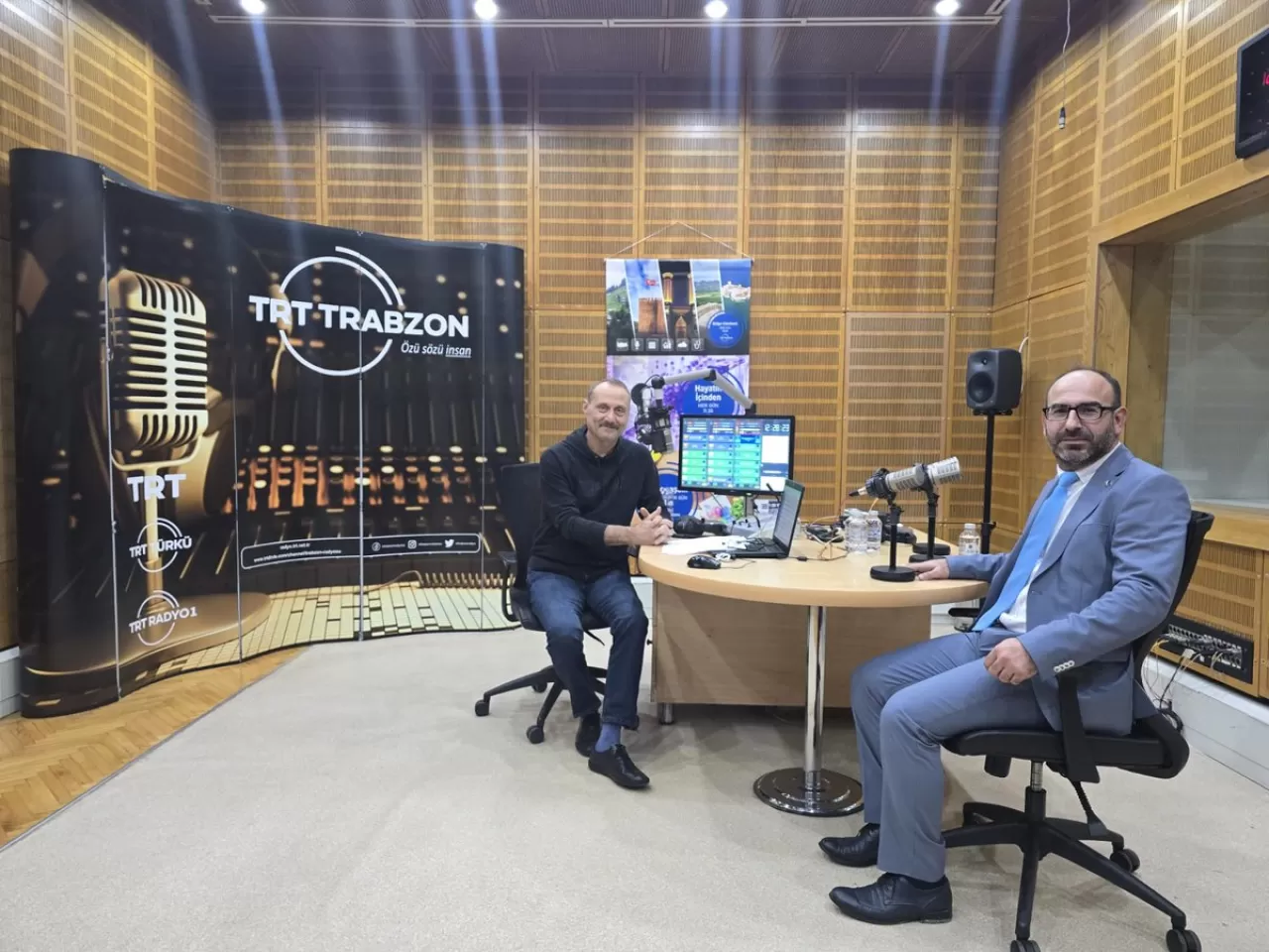 Trabzon İl Sağlık Müdürlüğü Yetkilileri TRT Trabzon Radyosu'nda Ağız ve Diş Sağlığı ile Akılcı İlaç Kullanımını Anlattı