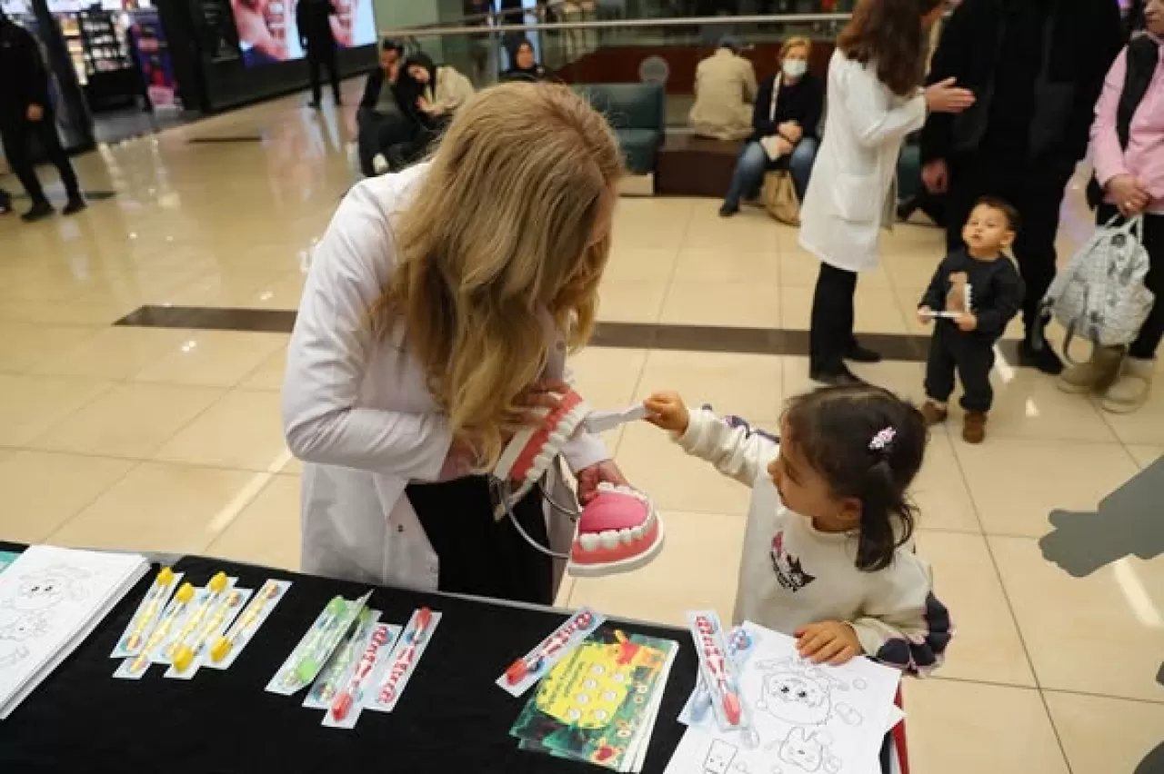 Ankara'da Ağız ve Diş Sağlığı Haftası Etkinliği Düzenlendi