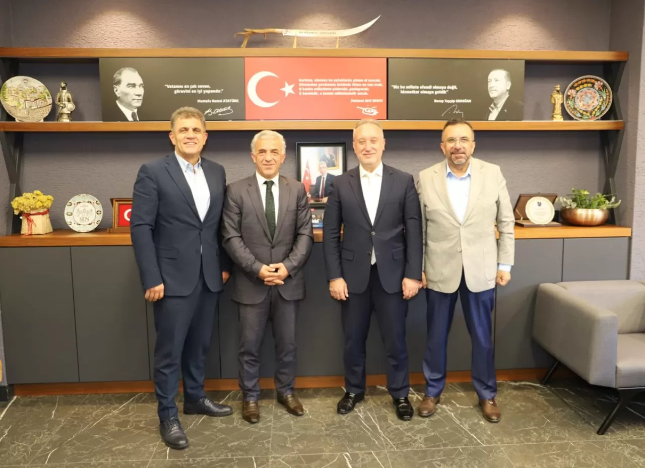 Çaykara Belediye Başkanı ve Muhtarından İl Sağlık Müdürlüğü'ne Ziyaret