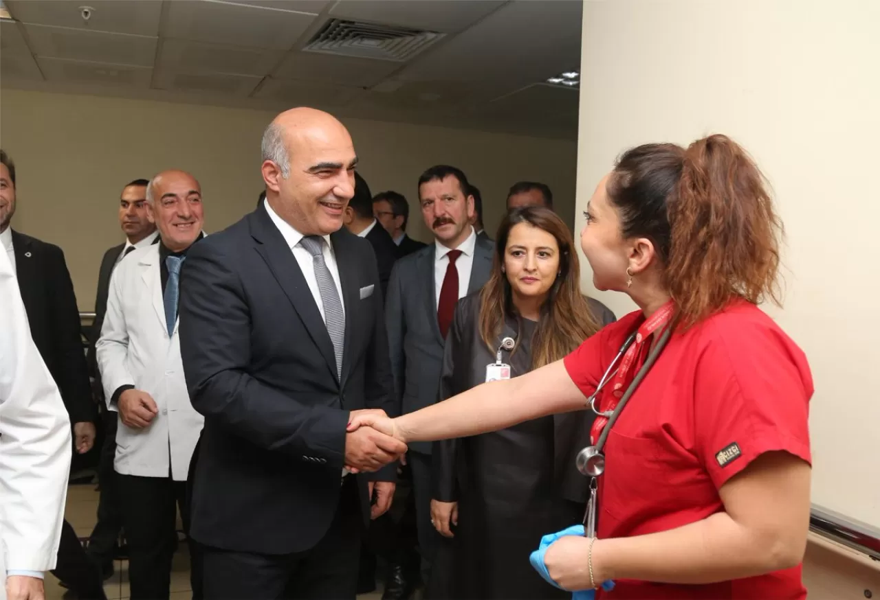 İzmir İl Sağlık Müdürü, Hastane İncelemesinde Bulundu