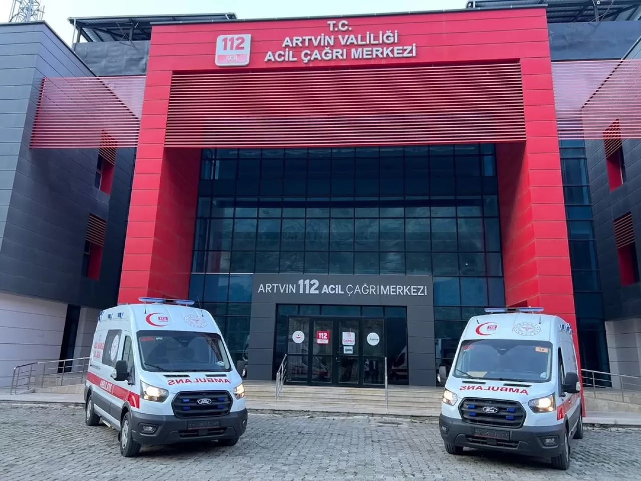 Artvin'e 5 Yeni Ambulans ile Acil Sağlık Hizmetleri Güçlendiriliyor