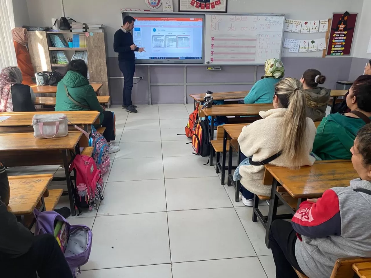 Gelibolu'da Öğrenci ve Velilere Sağlıklı Yaşam Eğitimi