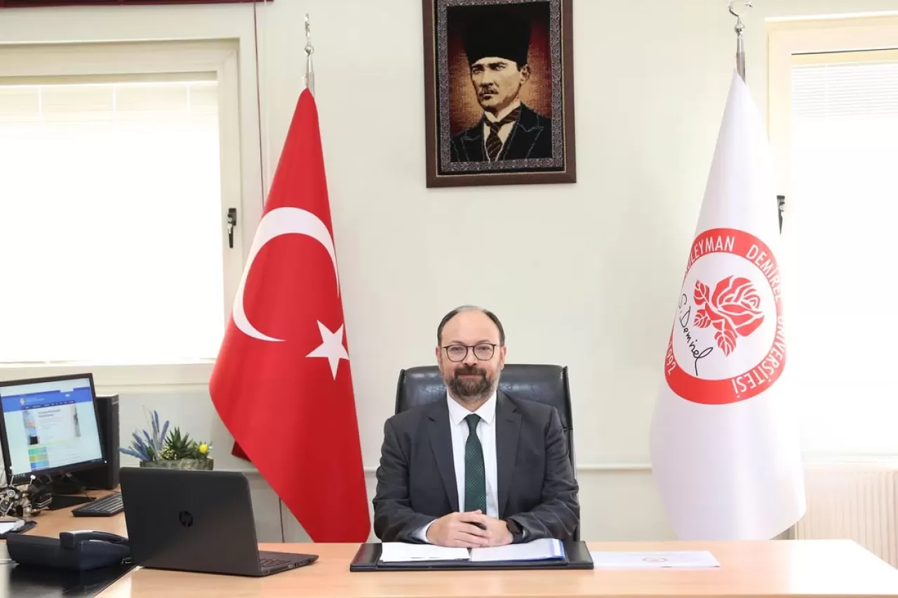 Prof. Dr. Taylan Oksay, Öğretmenler Günü'nde Mesaj Yayımladı