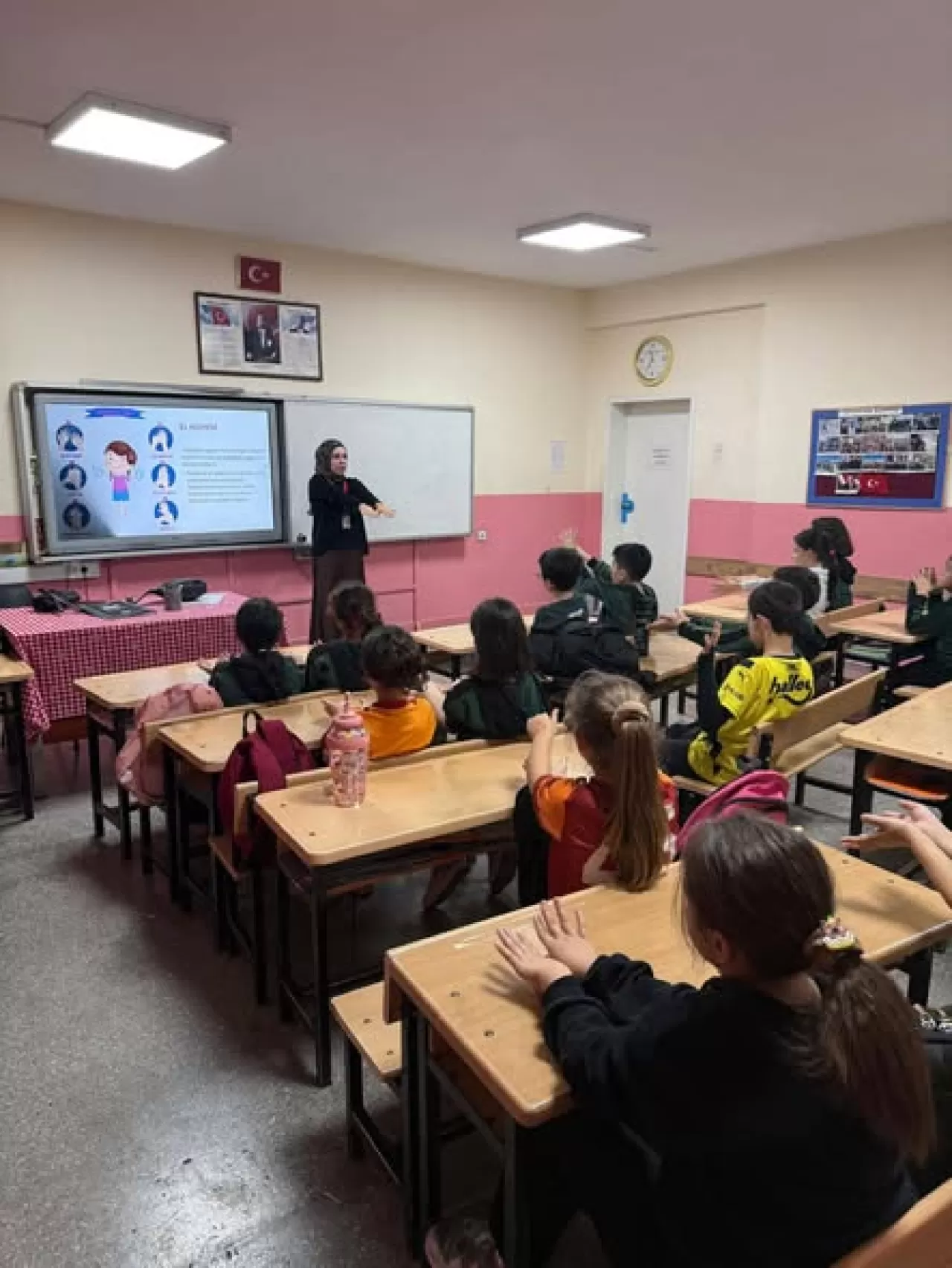 Amasya'da İlkokul Öğrencilerine Ağız ve Diş Sağlığı Eğitimi Verildi