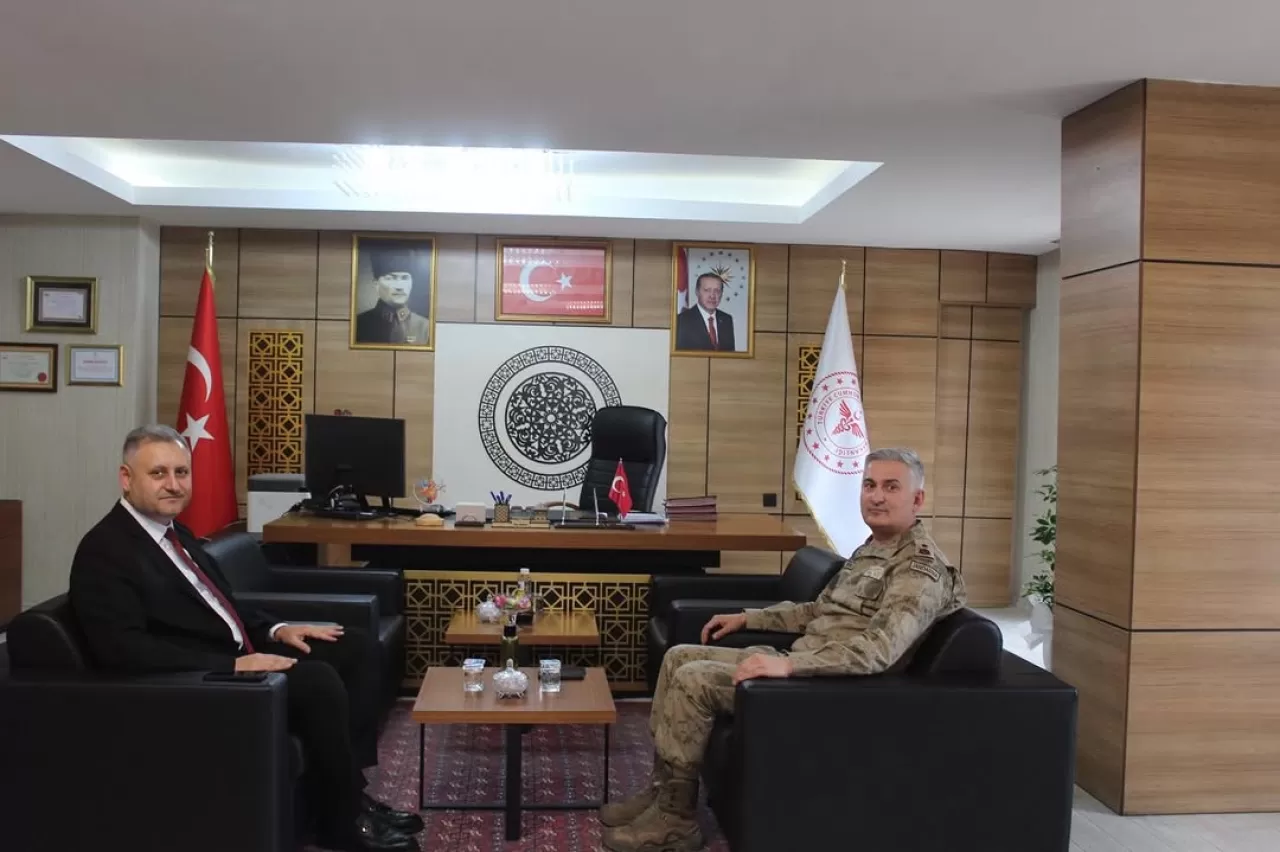 Bitlis'te İl Jandarma Komutanından İl Sağlık Müdürüne Hayırlı Olsun Ziyareti