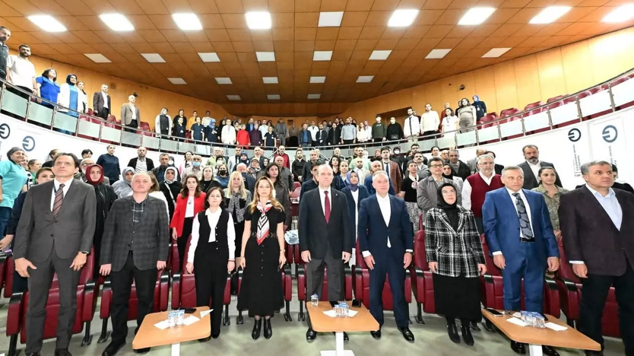 KTÜ Farabi Hastanesi'nde Kanser Tedavisinde Radyoterapi ve Beslenme Ele Alındı