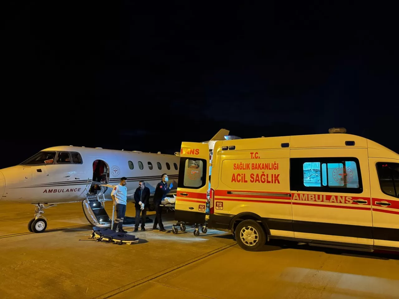 Van'daki 11 Yaşındaki Kalp Hastası Çocuk Ambulans Uçakla Ankara'ya Sevk Edildi