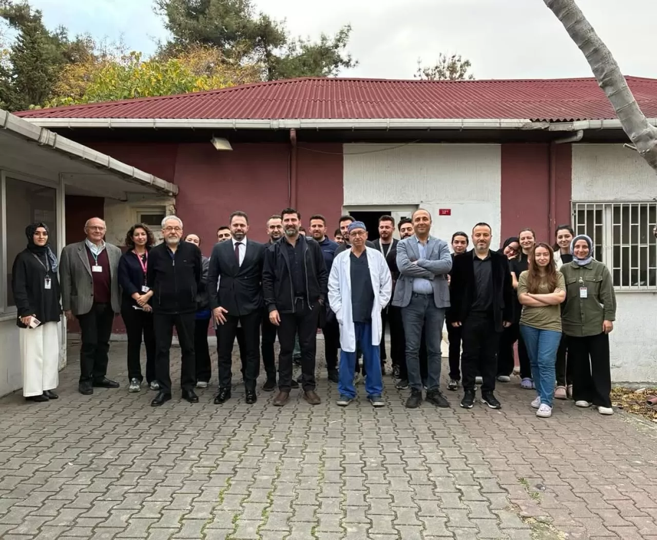 İstanbul Bakırköy Hastanesi'nde Full Endoskopik Omurga Cerrahisi Canlı Olarak Gerçekleştirildi