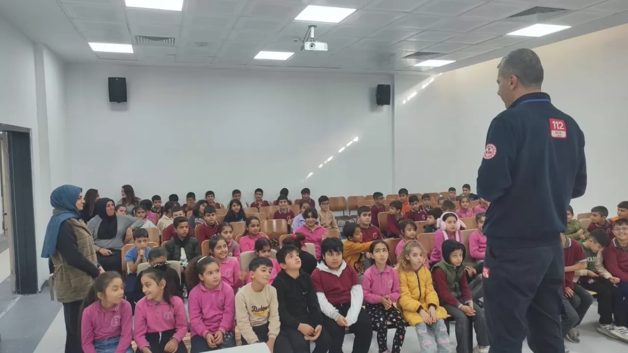 Manisa'da Öğrencilere 112 Acil Çağrı Numarası Eğitimi Verildi
