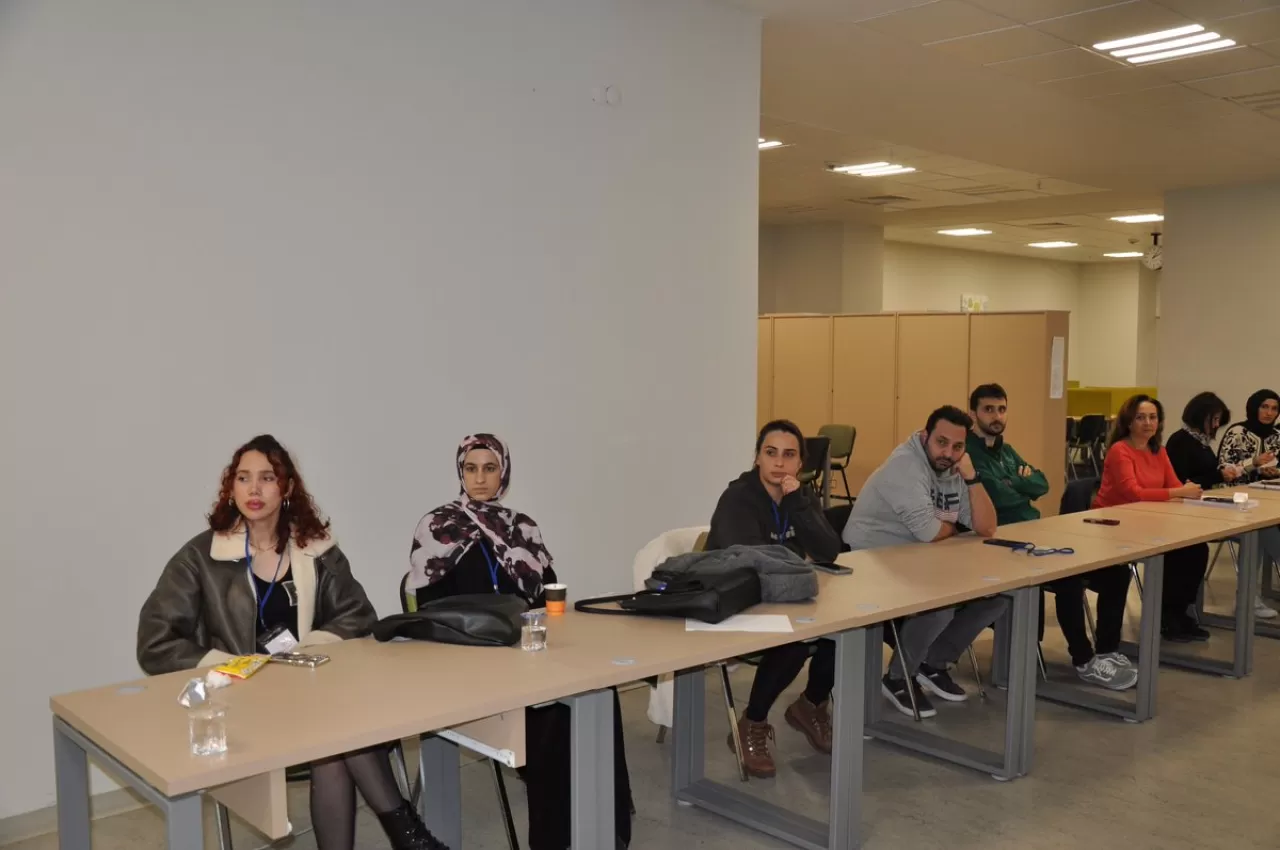 Manisa'da Doğum ve Yenidoğan Yoğun Bakım Personeline Eğitim