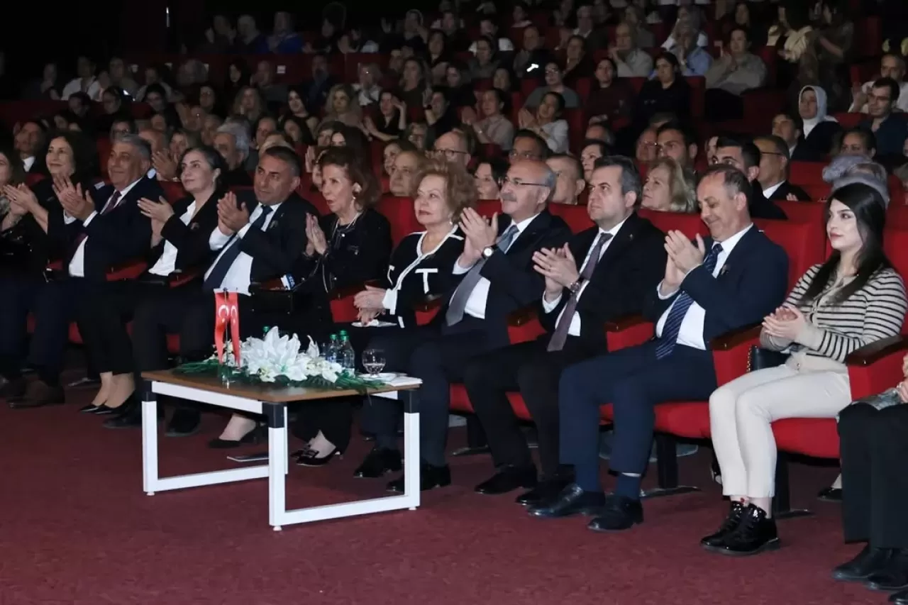 Adana'da Hacı Sabancı Anma Töreni: Kubat ve Çukurova Devlet Senfoni Orkestrası'ndan Duygusal Performans