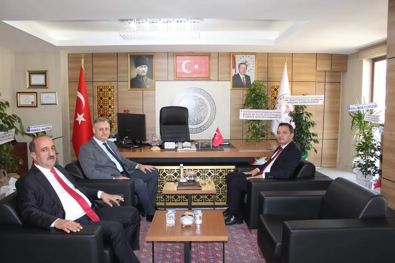 Hizan Kaymakamlığı ve Belediyesi'nden Bitlis İl Sağlık Müdürü'ne Hayırlı Olsun Ziyareti