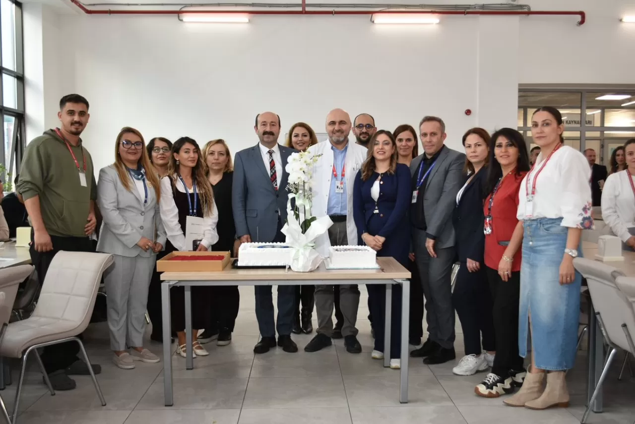 Buca Seyfi Demirsoy Hastanesi'nde Tıbbi Sekreterler Günü Kutlaması