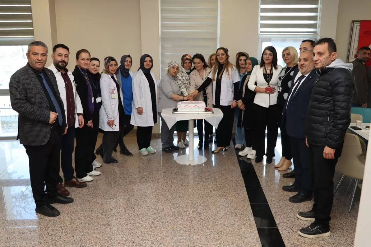 Sivas Numune Hastanesi'nde Tıbbi Sekreterler Günü Coşkuyla Kutlandı