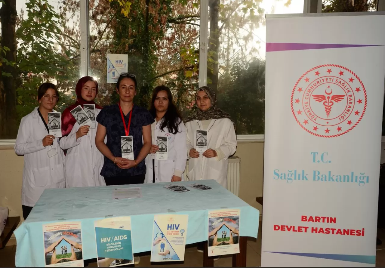 Bartın'da Dünya AIDS Günü'nde Farkındalık Etkinliği Düzenlendi