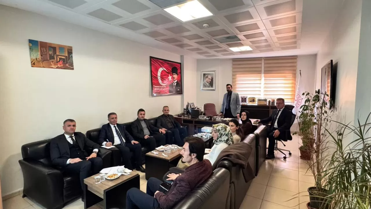 Hakkari'de Sağlık Hizmetlerinin Kalitesi ve Doğum Oranlarını Artırmak İçen Yeni Stratejiler Belirlendi