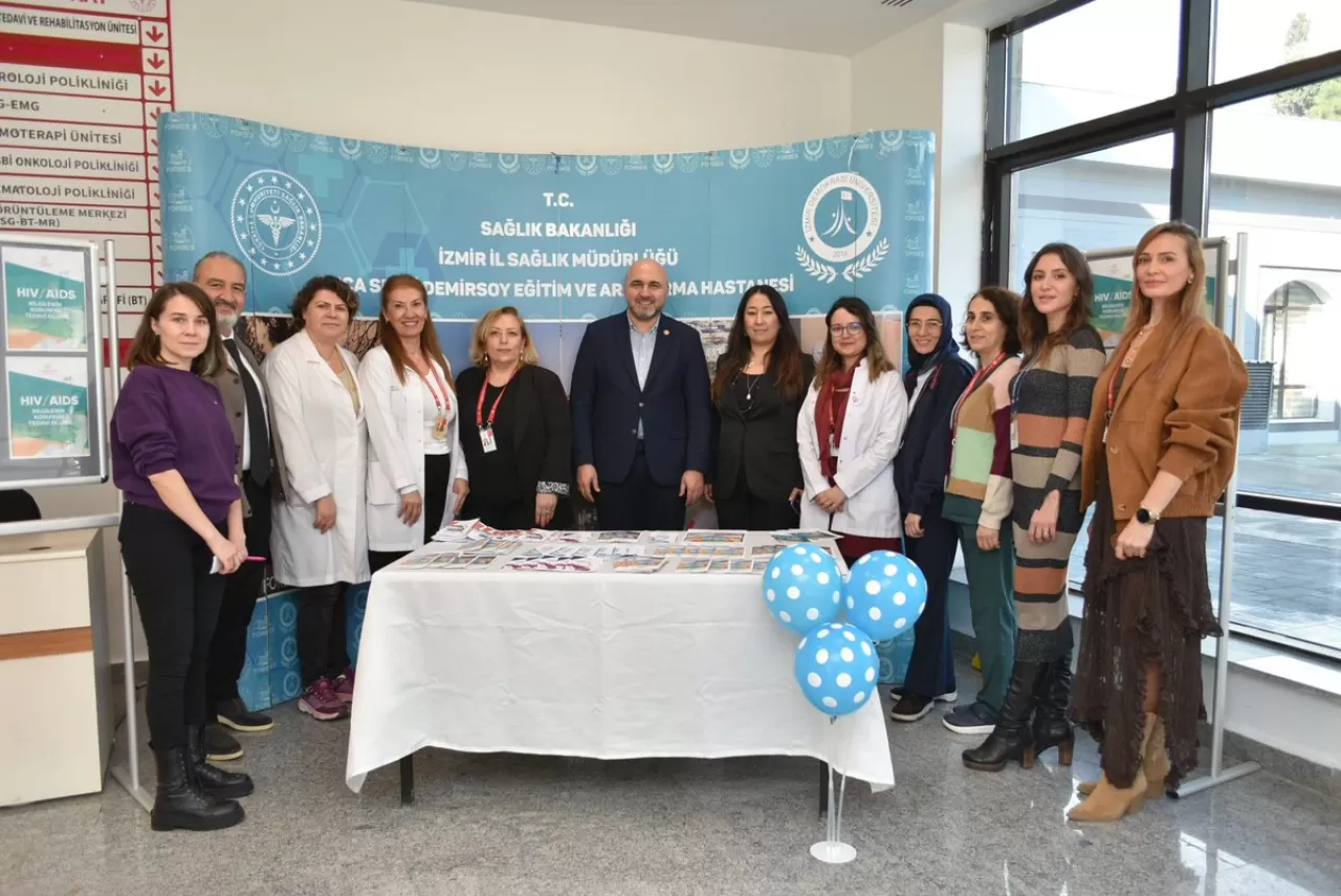 Buca Seyfi Demirsoy Hastanesi'nde Dünya AIDS Günü'nde Farkındalık Çalışması