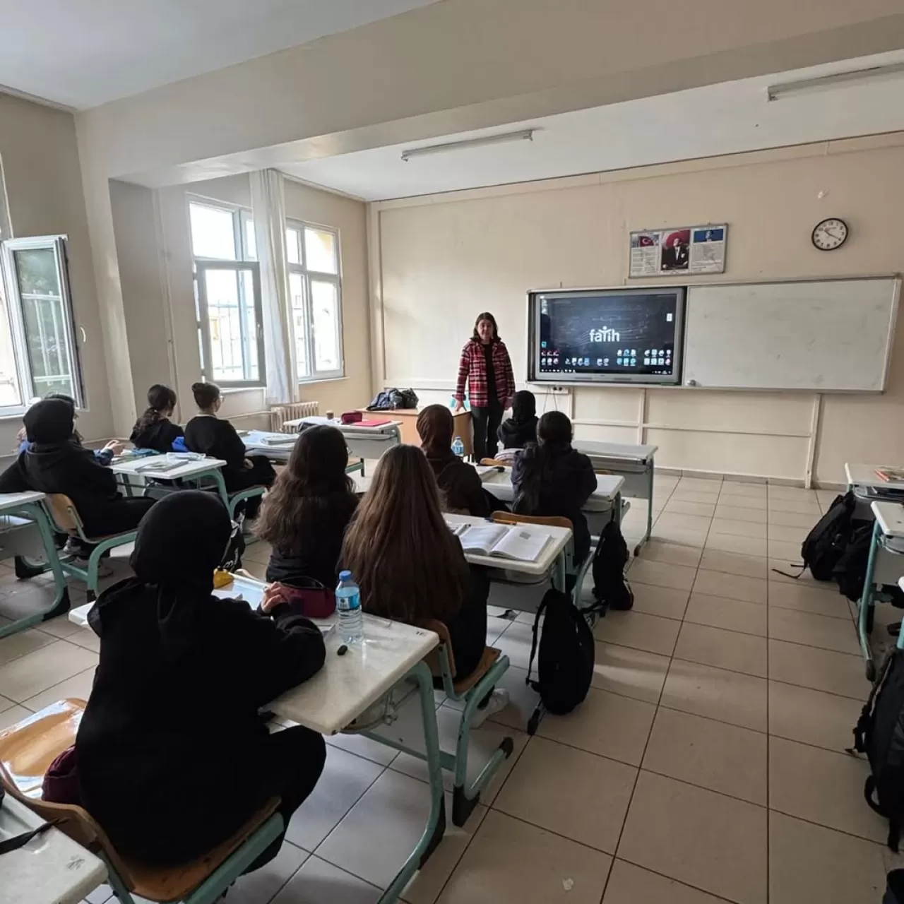 Bursa Gemlik'te Öğrencilere Gençlik Akademisi Farkındalığı