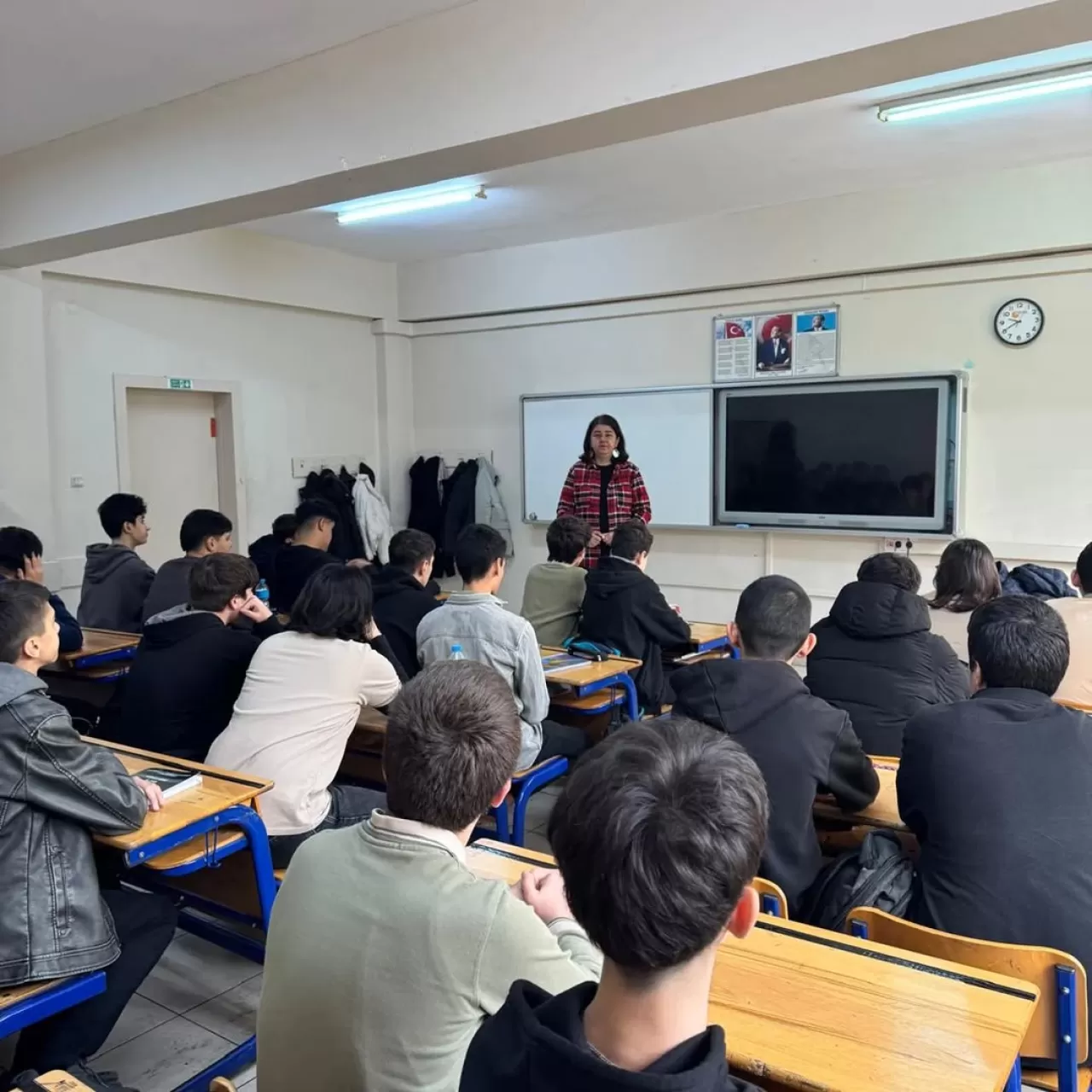 Bursa Gemlik'te Öğrencilere AIDS Farkındalık Eğitimi Verildi