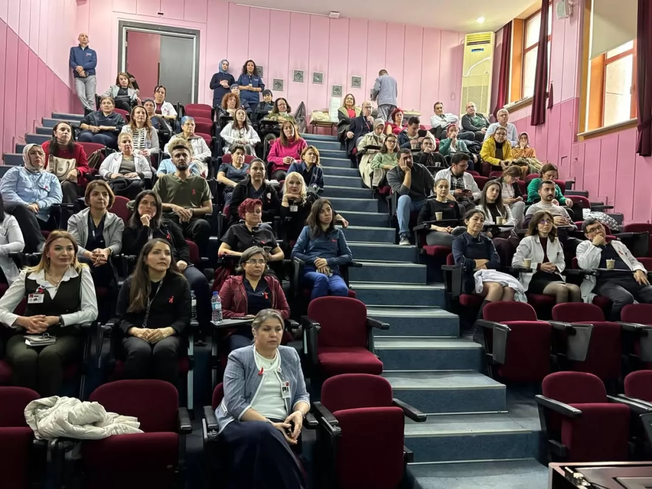 Ankara'da HIV/AIDS Farkındalığı İçin Önemli Eğitim Etkinliği Düzenlendi