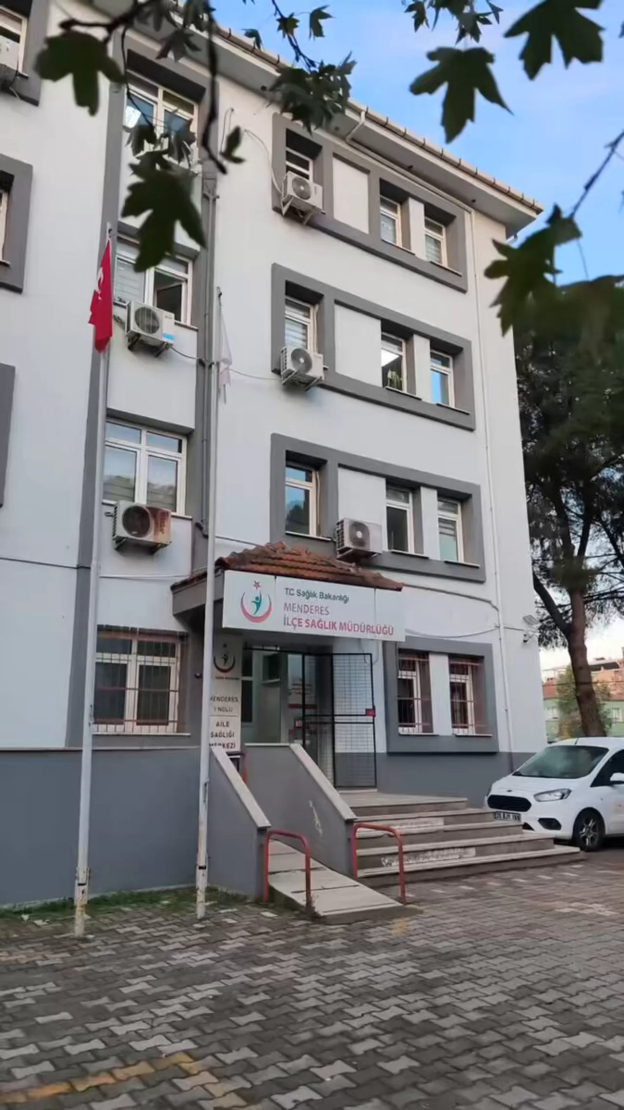 İzmir İl Sağlık Müdürü Doç. Dr. Ayhan Kul, Menderes ve Seferihisar'da İncelemelerde Bulundu
