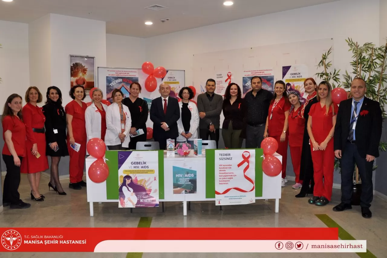 Manisa Şehir Hastanesi'nde 1 Aralık Dünya AIDS Günü'nde Farkındalık Çalışması