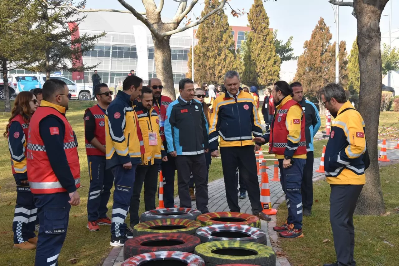 Konya'da Acil Sağlık Ekipleri Ambulans Rallisi ile Becerilerini Sergiledi