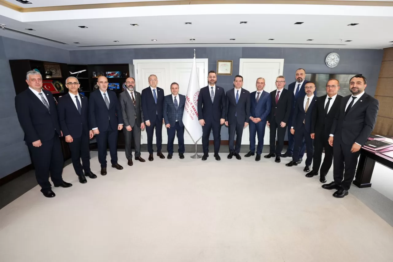 Türk Eczacıları Birliği ile TİTCK Arasında Önemli İş Birliği ve Çözüm Kararları Alındı